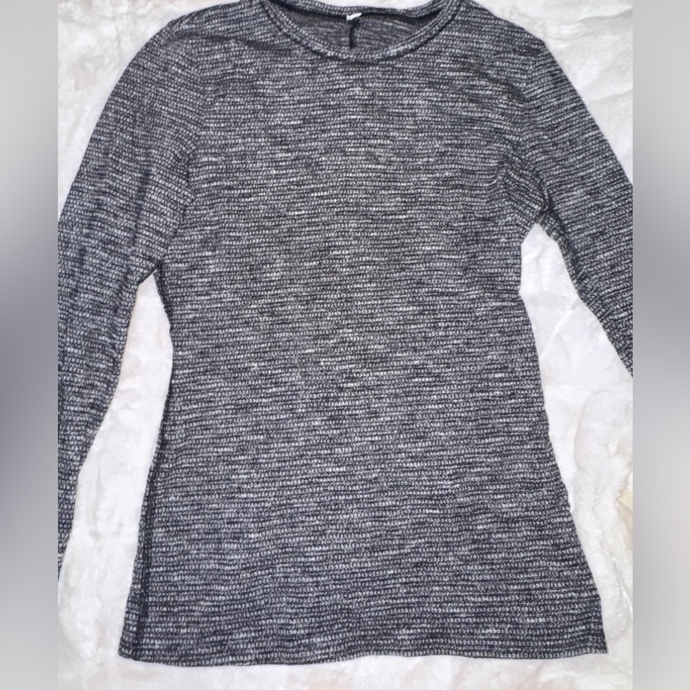 NEVER WORN LULULEMON TOP